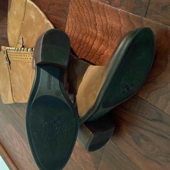 Womens Vince Camuto size 8 , intentional burnished Boot, Cognac color - Picture 12 of 12